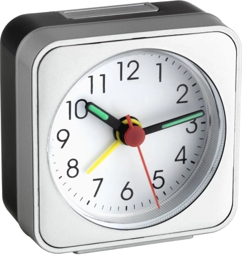 Elektronický budík TFA s luminiscenčnými ručičkami, bielo‑strieborný