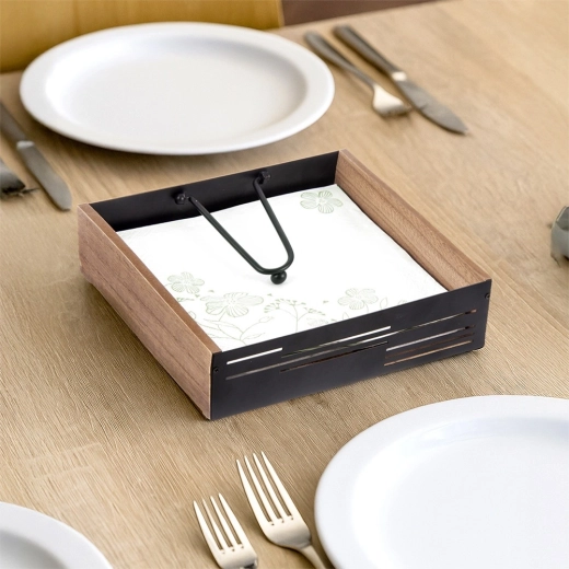 Elegantný na každom stole