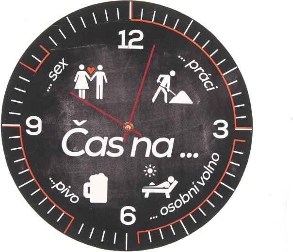 Nástenné hodiny z dreveného materiálu s nápisom Čas na…, 34 cm