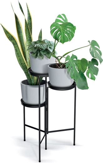 Stabilná kovová konštrukcia so zvýšenými okrajmi