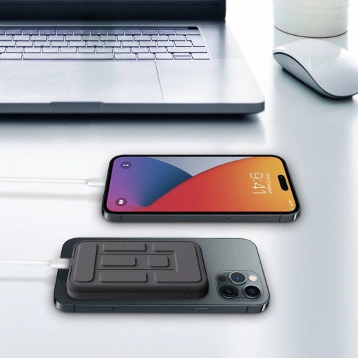 Bezdrôtové nabíjanie 15 W a USB‑C Power Delivery 20 W