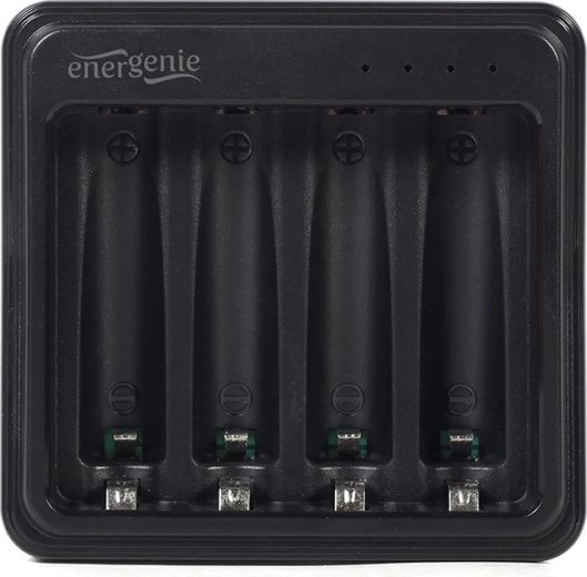 Nabíjanie až 4 batérií súčasne