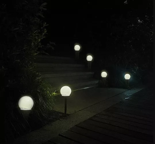 LED so súmrakovým senzorom