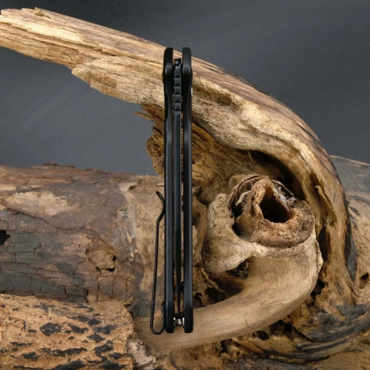 Celokovová konštrukcia a hlboký klip