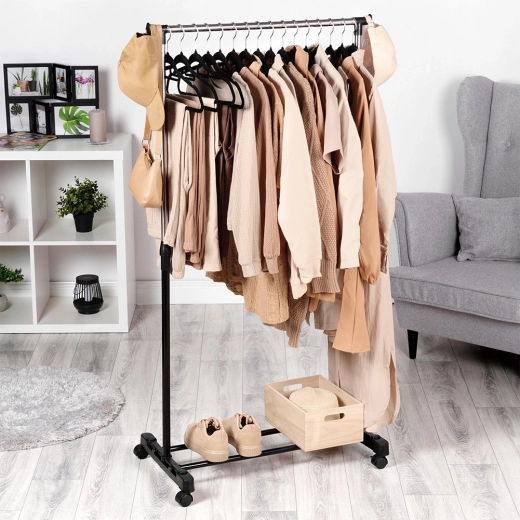 Spodná polica pre topánky a doplnky