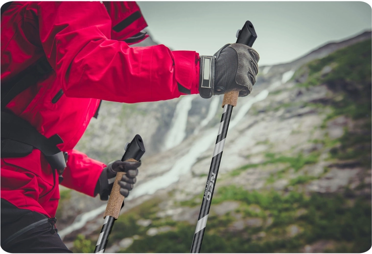 Nastaviteľná dĺžka 85–143 cm pre každý terén