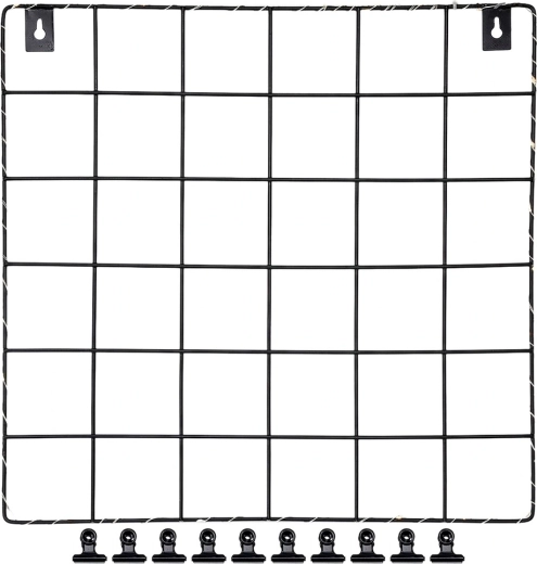 Pevná kovová mriežka v minimalistickom dizajne