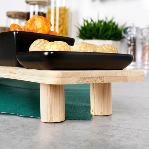 Stabilný bambusový podnos na nožičkách