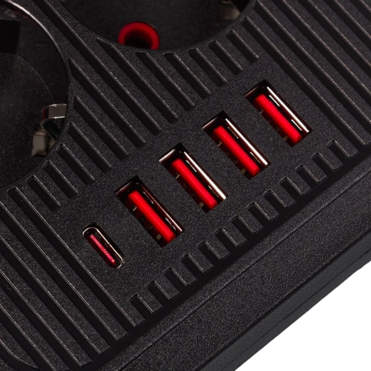 Rýchle nabíjanie cez USB-A aj USB-C