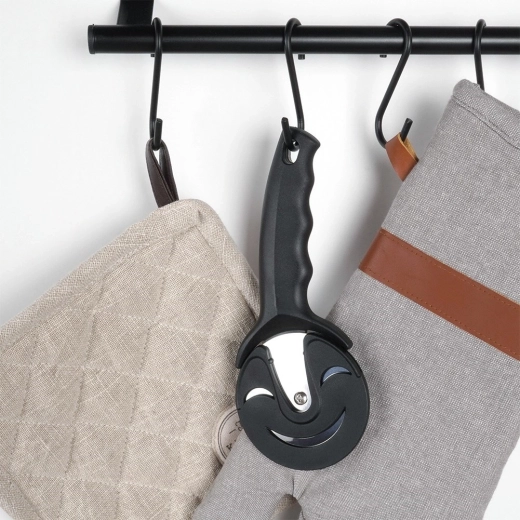 Ergonomická rukoväť a jednoduché zavesenie