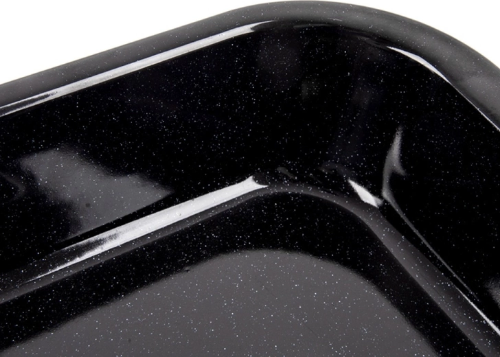 Odolná emailovaná oceľ na každodenné pečenie