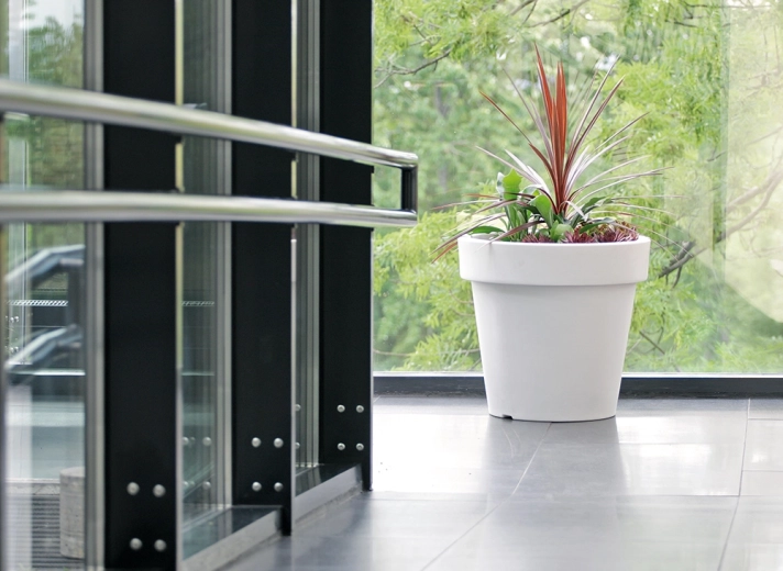 Univerzálny do interiéru aj exteriéru