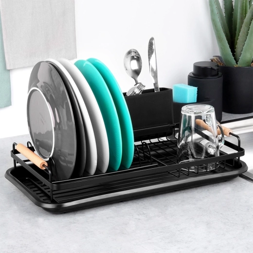 Vyberateľná odkvapkávacia tácka a suchá pracovná doska