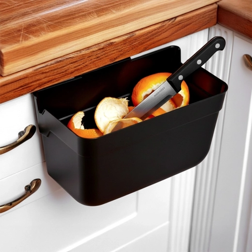 Rýchle odhadzovanie zvyškov priamo z pracovnej dosky