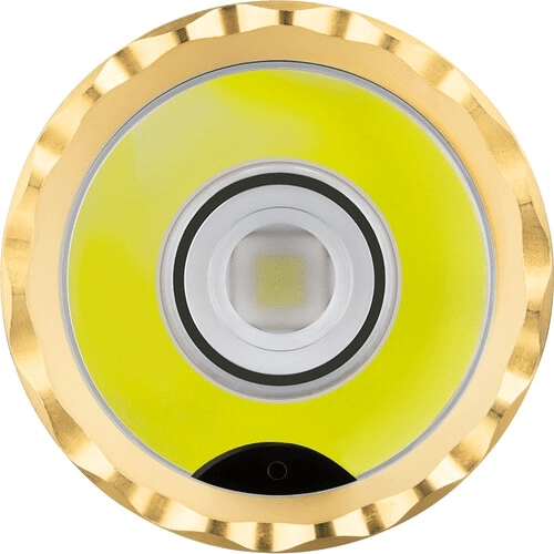 Až 2300 lm a dosvit 300 m