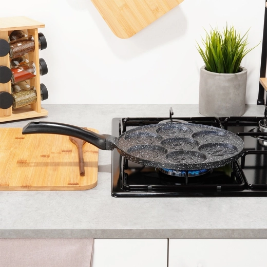 Rovnomerné zohrievanie a pohodlná rukoväť