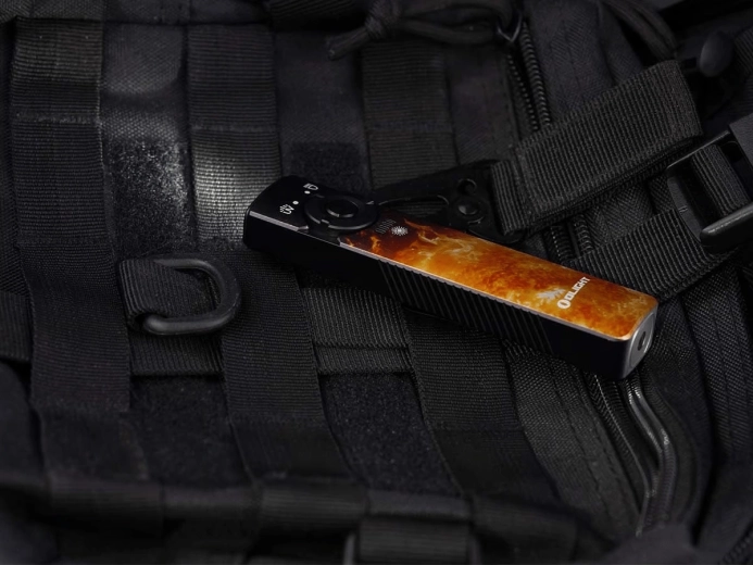 Plochý EDC dizajn s klipom a magnetom