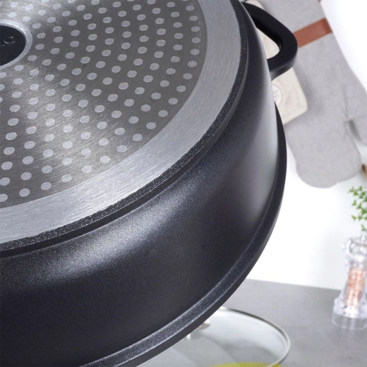 Kompatibilná so všetkými sporákmi vrátane indukcie