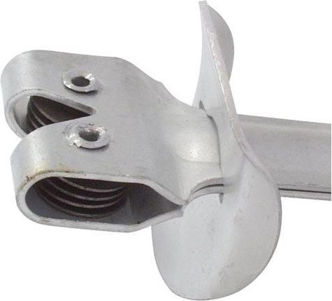 Plechový brúsik s kolieskami na srpy a kosy