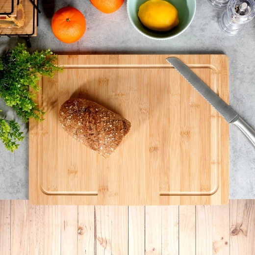 Veľká a univerzálna pracovná plocha