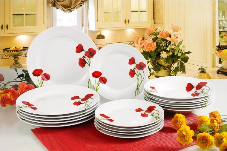 Dekor vlčích makov pre elegantné prestieranie