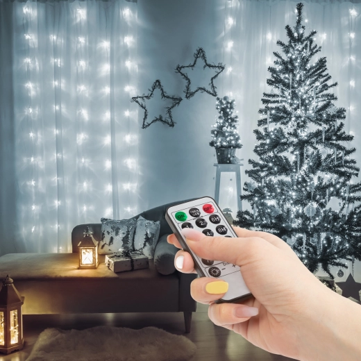 Svetelná záclona so 100 mikro LED diódami v studenej bielej farbe, 3 × 1 m s diaľkovým ovládaním