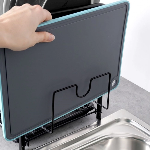 Držiak na dosku a košík na príbory