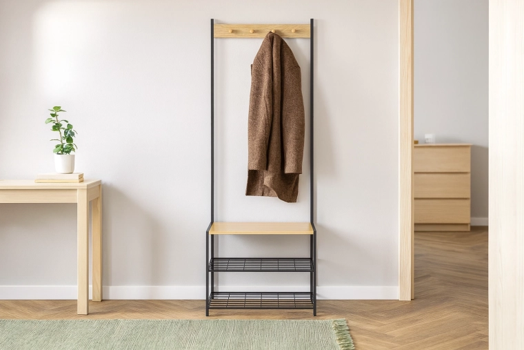 Organizácia 2v1: vešiak, lavica aj botník