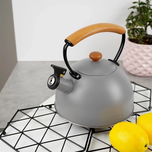 Ergonomické drevené madlo pre bezpečný úchop