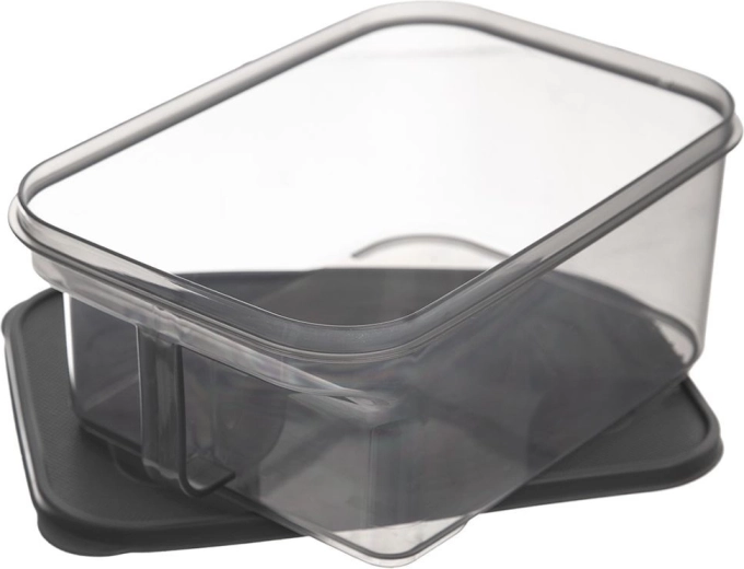 Priehľadné steny a elegantný sivý dizajn