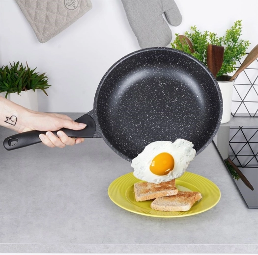 Nepriľnavý granitový povrch bez PFOA a PTFE