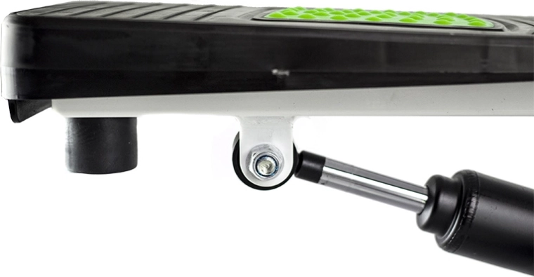 Twist pohyb na tvarovanie sedacích svalov a stehien