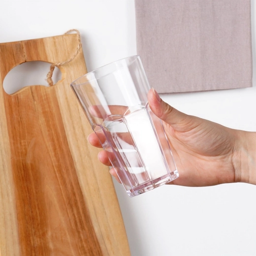 Ľahká a bezpečná alternatíva ku sklu