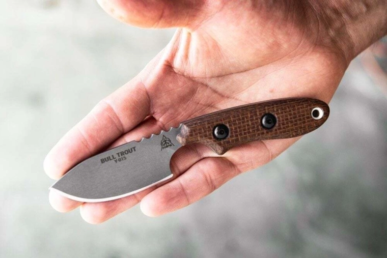 Ergonomická rukoväť z mikarty