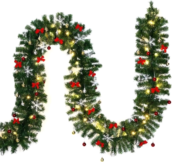 Husté vetvičky a bohatá výzdoba