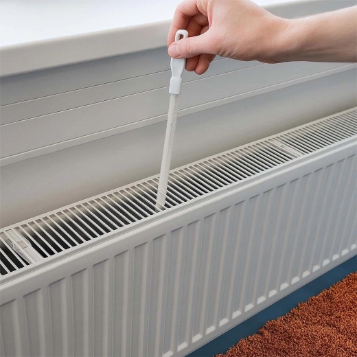 Dostane sa medzi rebrá radiátorov