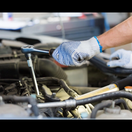 Praktické použitie aj v motorovom priestore