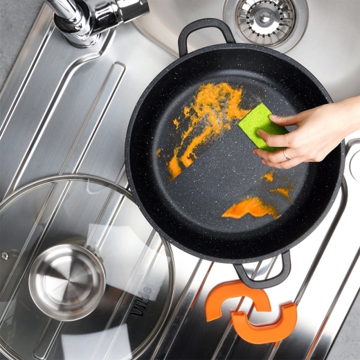 Nepriľnavý granitový povrch a jednoduchá údržba