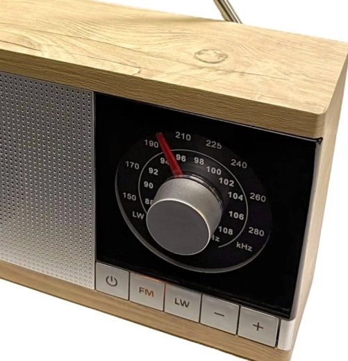 Pohodlné analógové ladenie FM a LW