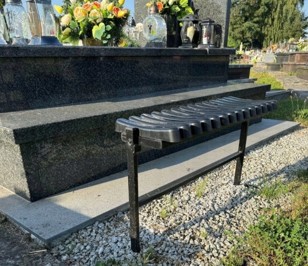 Sklopné sedadlo pre jednoduchú údržbu