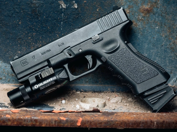 Silné svetlo a presný zelený laser