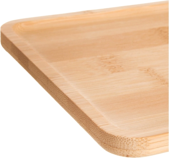 Praktický okraj pre čisté servírovanie