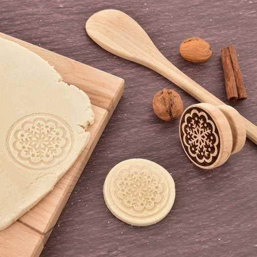 Jemná a výrazná pečať snehovej vločky