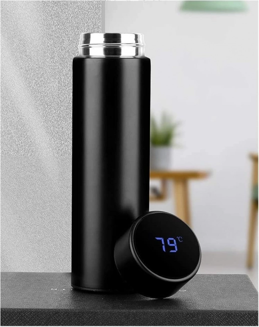 Šikovný termo hrnček s LED displejom 500 ml čierny