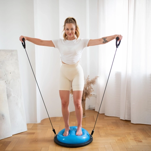 Tréning hornej časti tela s expandérmi