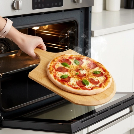 Jednoduché naberanie a servírovanie pizze