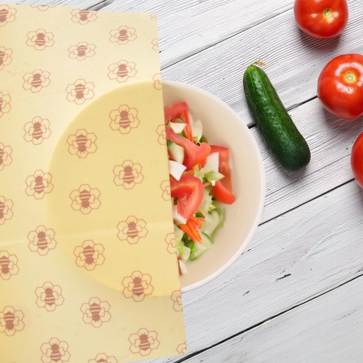 Priľne teplom rúk a dobre tesní