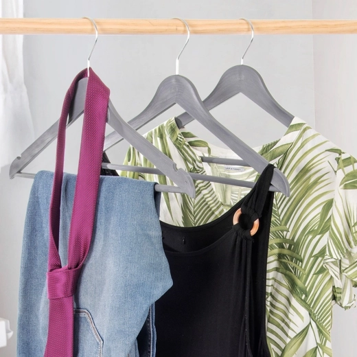 Otočný kovový háčik pre ľahké zavesenie