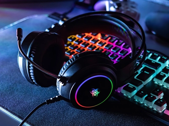 RGB podsvietenie a čistá komunikácia