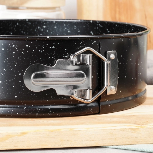 Ľahké vybratie vďaka rozpinaciemu okraju